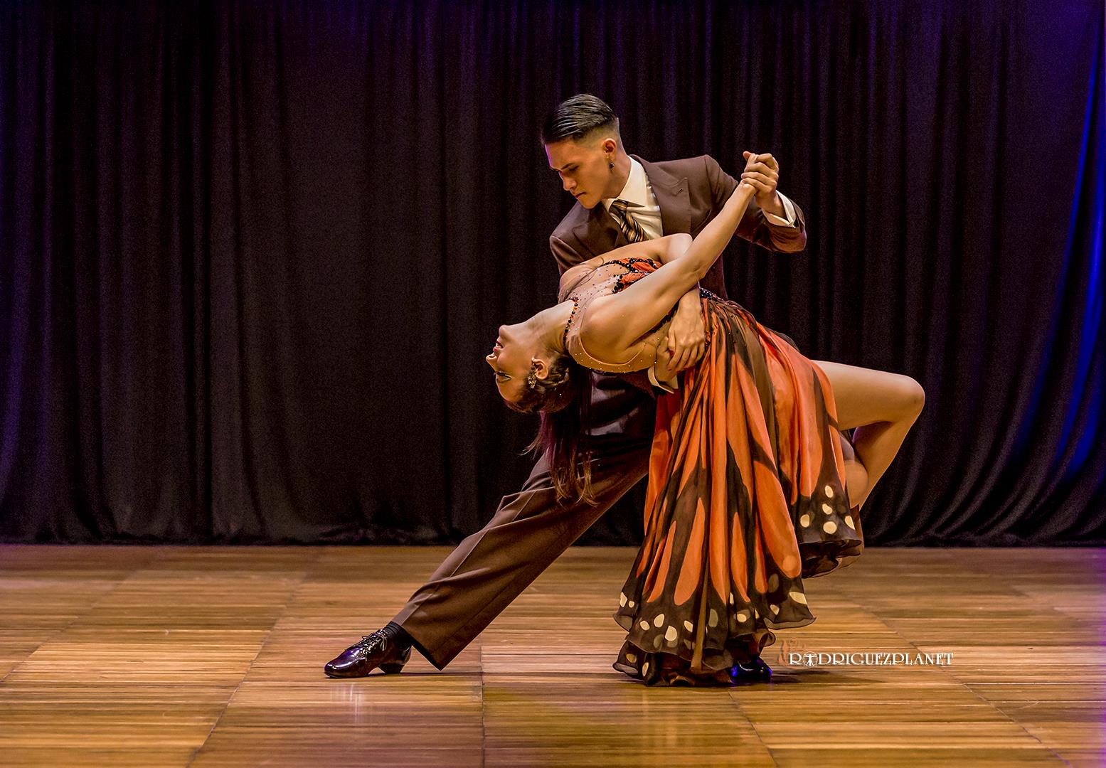 06 (TANGO)
